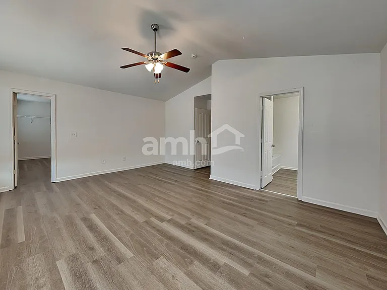 1882 Woodstone Dr — Photo 8