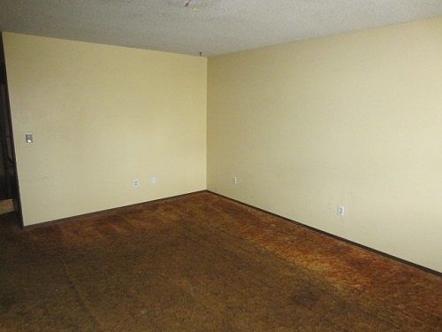 3rd image of 1430 N Taylor St