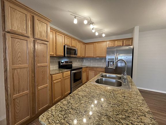 5th image of 3602 SW Deerfield Blvd Unit 1