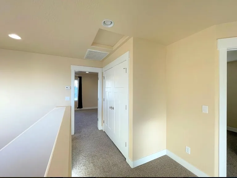873 S 110 W — Photo 11