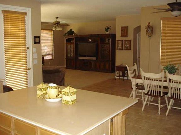 4th image of 3758 E Esplanade Ave