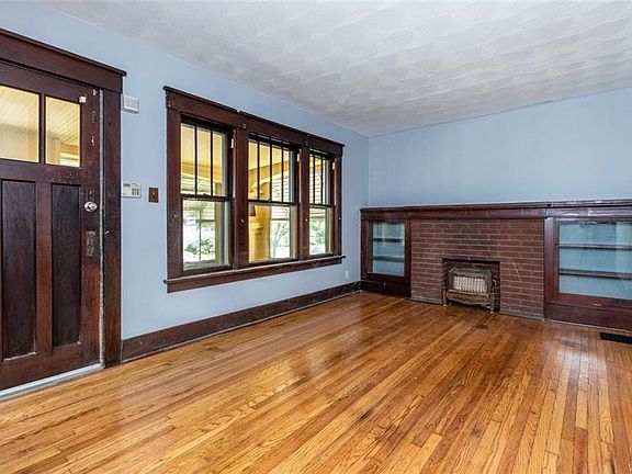 4th image of 288 Crowley Ave