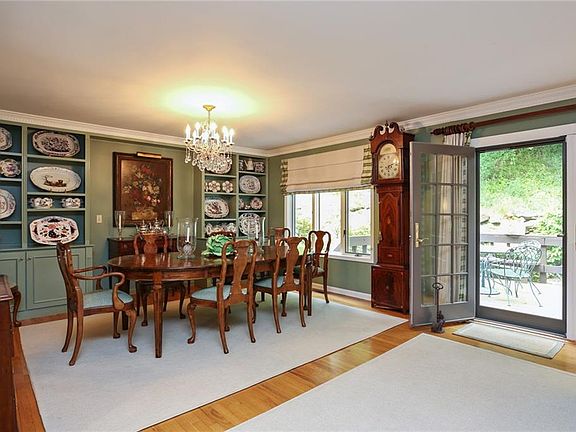 4th image of 30 Cotswold Dr