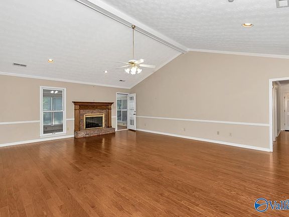 2nd image of 3110 Vicksburg Dr SW