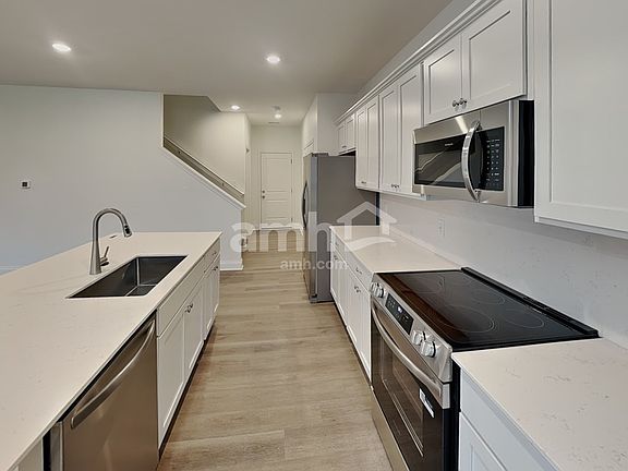 4th image of 205 Water Mill Dr
