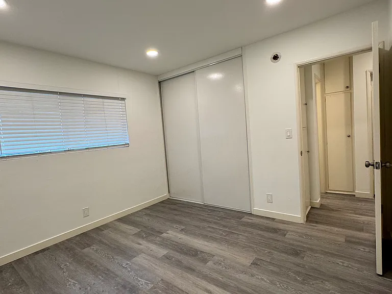 15029 Burbank Blvd #1 — Photo 13
