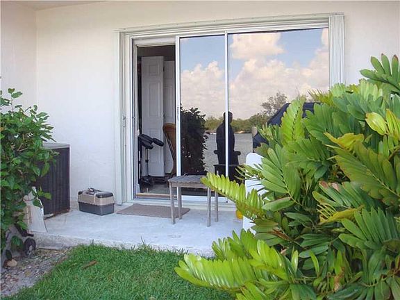 3rd image of 4216 N Ocean Dr