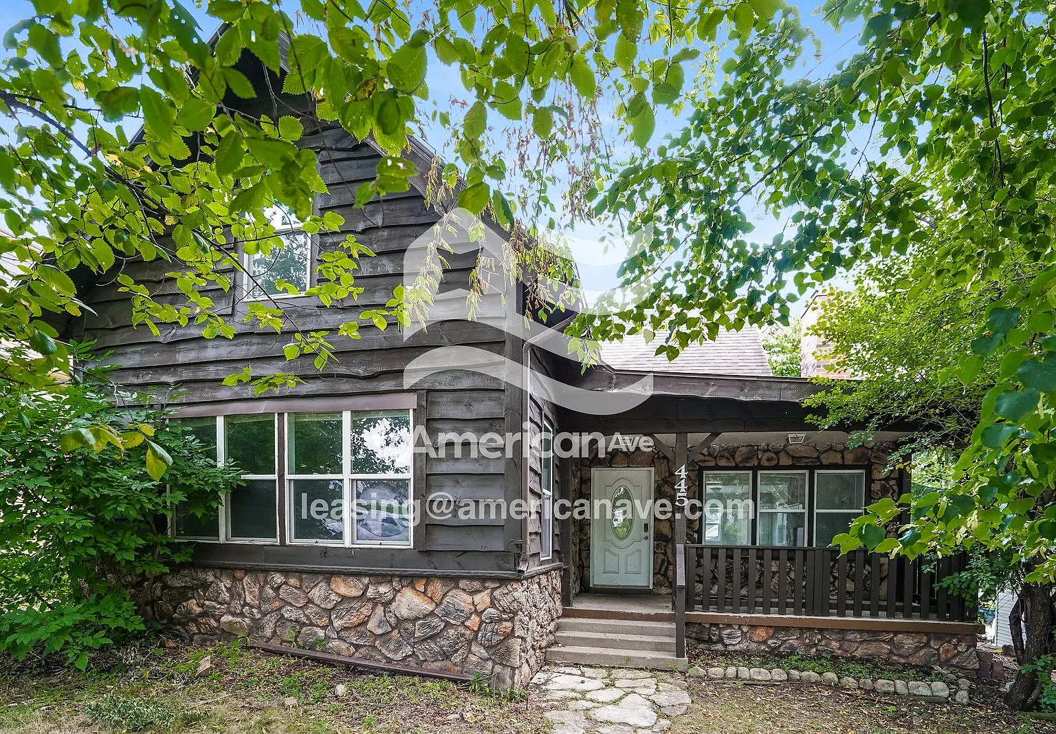4 bed, 2.0 bath, 1692 sqft, $1,797 — Photo 1