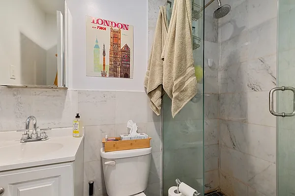 Rented by MNS | media 18