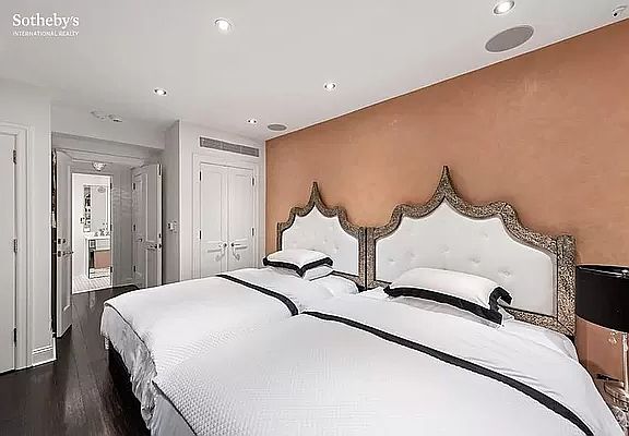 4th image of 160 Central Park S #1246