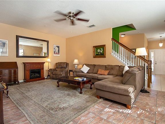 3rd image of 3090 Ashland Ln N