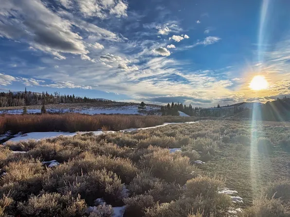 2144 County Road 500, Saratoga, WY 82331