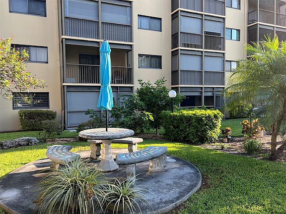 3rd image of 2601 NE 14th Street Causeway #127