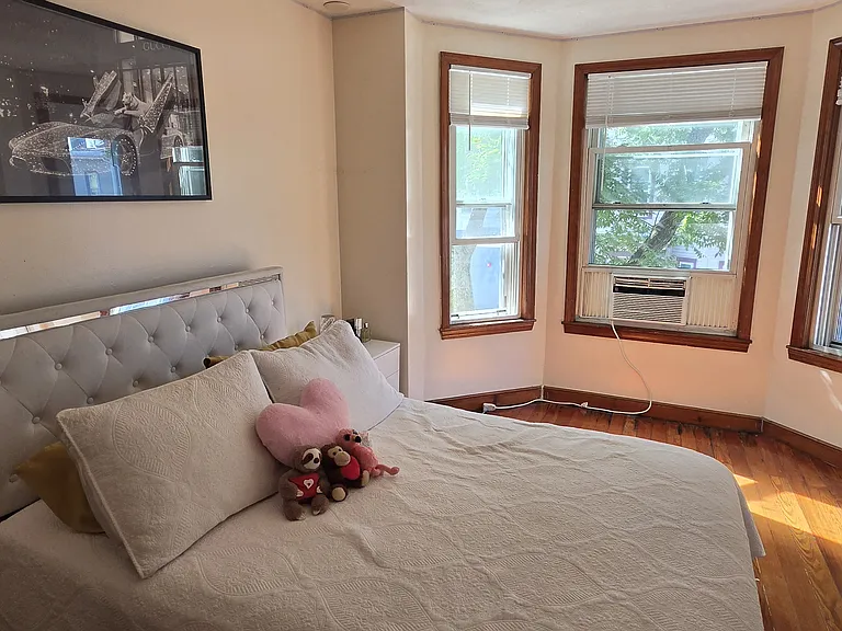 667 Saratoga St #2 — Photo 3
