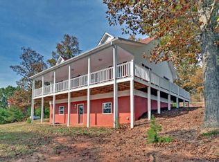 71 Queen Dr, Mineral Bluff, GA 30559