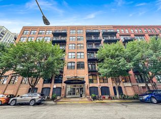 520 W Huron St APT 315, Chicago, IL 60654