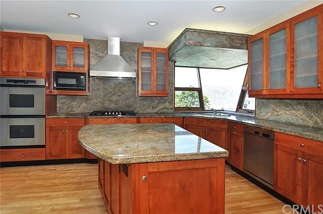 1488 Pacific Ave — Photo 4