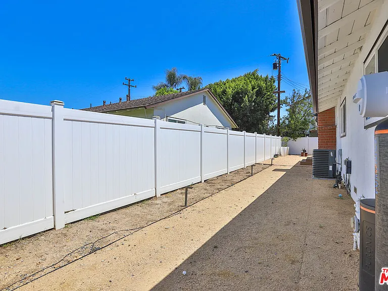 12831 Red Hill Ave — Photo 47