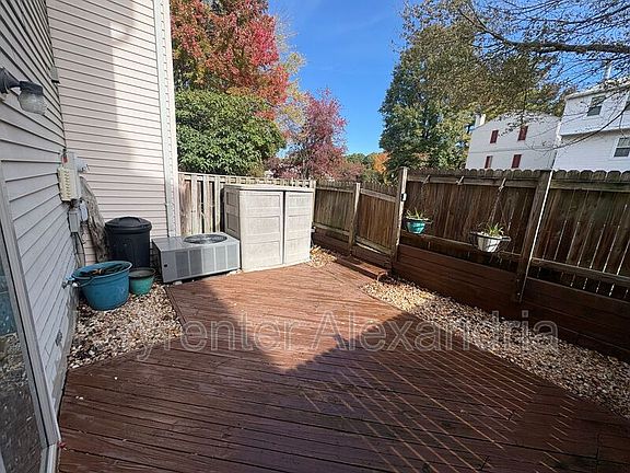 4th image of 5822 Bridgetown Ct
