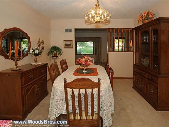 4th image of 916 E Avon Ln