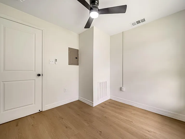 411 Avenue A #2 — Photo 10