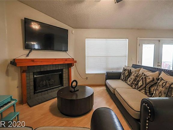 5th image of 450 Pioneer St