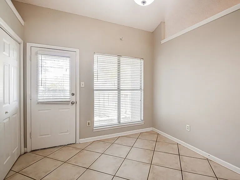 10378 Yates Dr — Photo 6