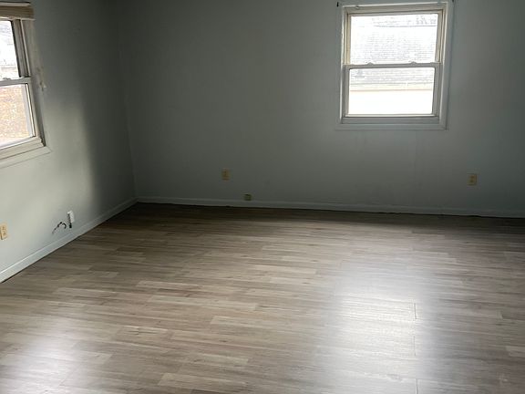 3rd image of 360 1/2 N 11th St