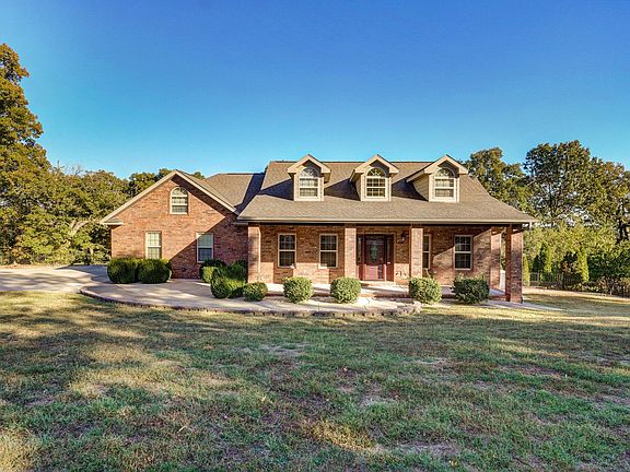 3rd image of 514 Rose Hill Lane