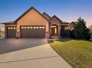 25007 W 77th St, Shawnee, KS 66227
