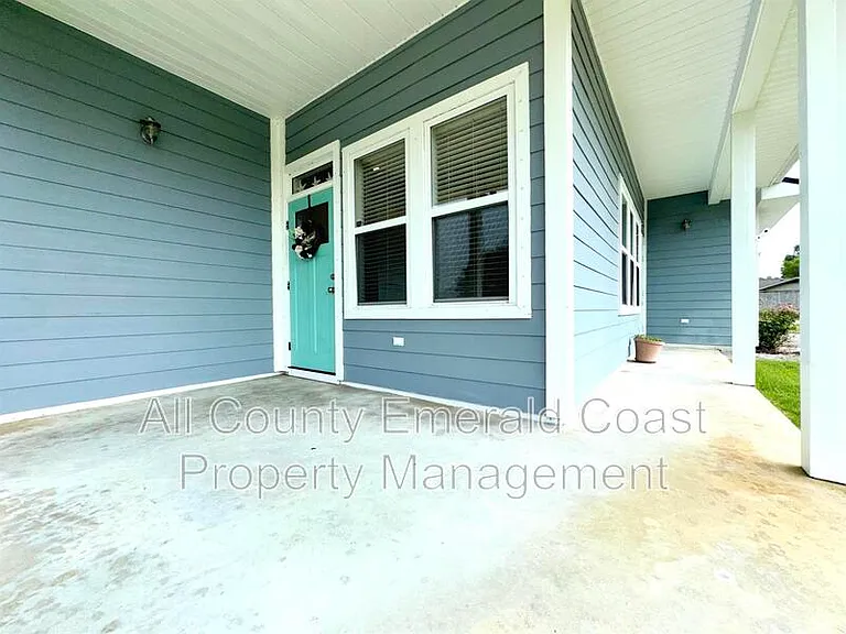 722 Kelly St — Photo 7