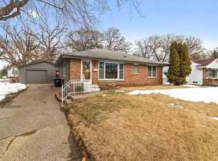 2801 Francis Dr, Des Moines, IA 50310