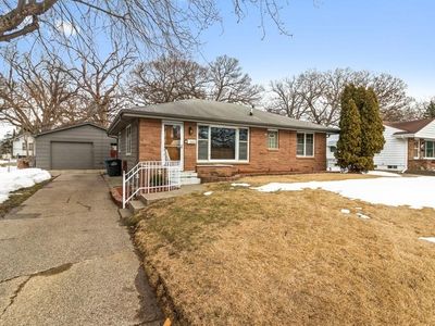 2801 Francis Dr, Des Moines, IA, 50310