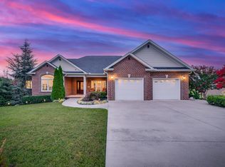 1067 Broad Leaf Dr, Johnson City, TN 37601