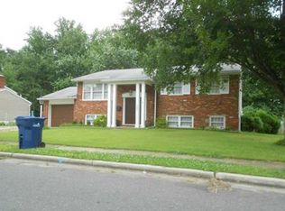 907 Sunset Dr, Somerdale, NJ 08083