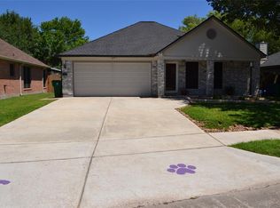 308 Lasso St, Angleton, TX 77515