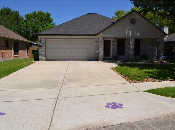 308 Lasso St, Angleton, TX 77515