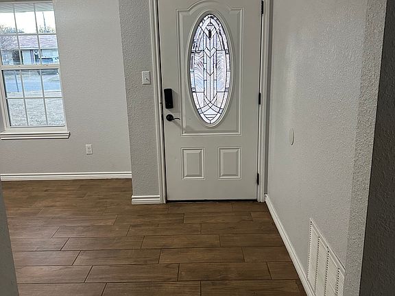 4th image of 4324 Hillsboro
