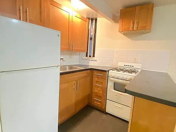4th image of 410 E 74th St APT 1C