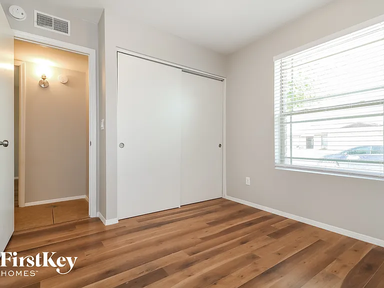 3921 W Pershing Ave — Photo 11