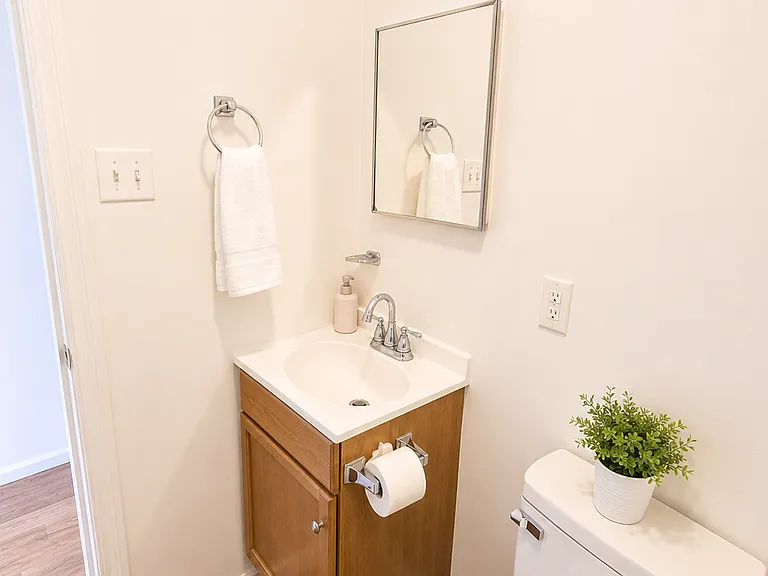 507 W Grace St #C3 — Photo 7