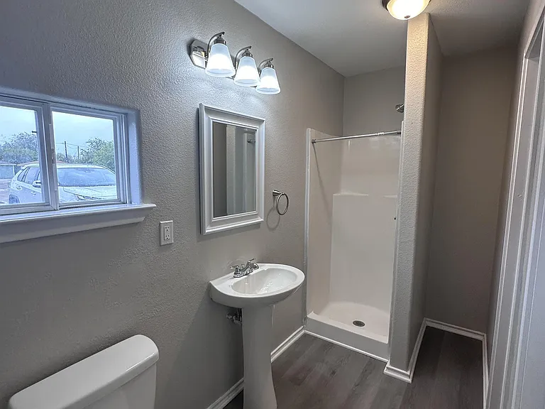 1603 Caldwell St — Photo 32