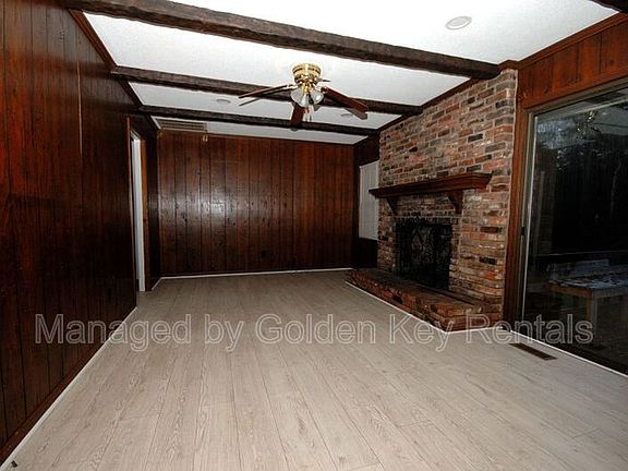 5th image of 205 Crestwood Dr