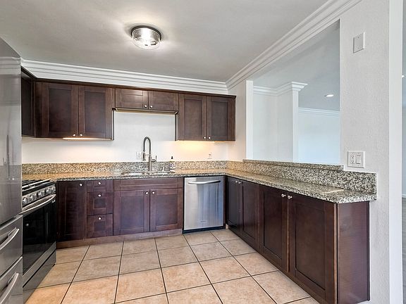5th image of 602 Augusta Dr