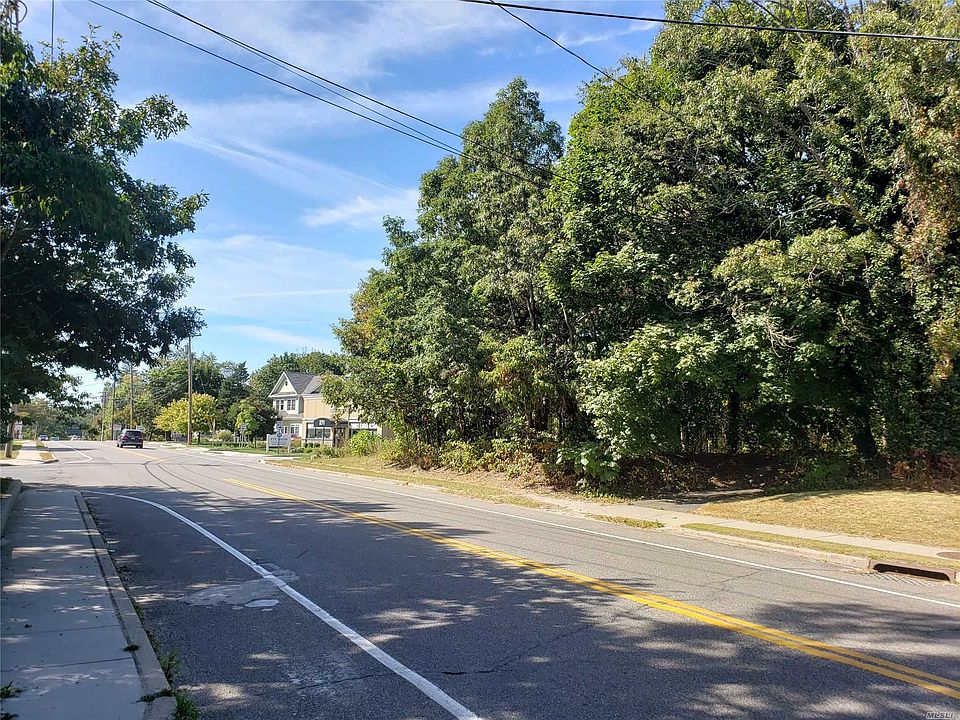 2nd image of Smithtown Blvd