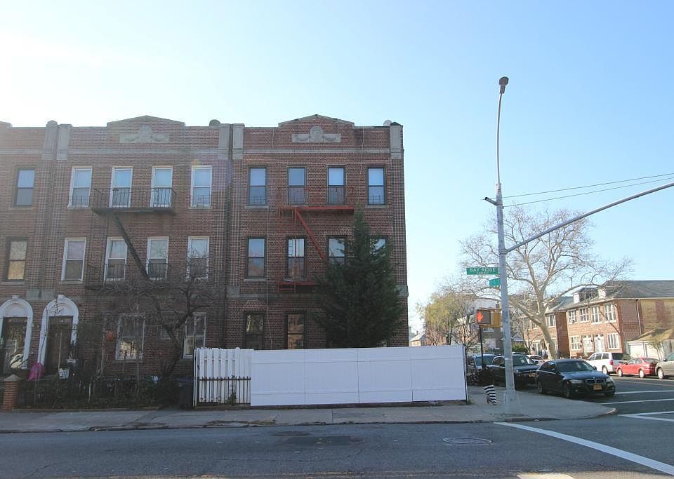2nd image of 1902 Bay Ridge Pkwy