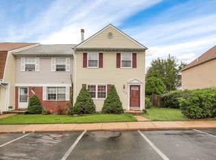 9034 Whispering Pine Ct, Manassas, VA 20110