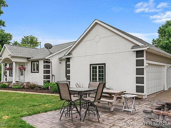 2nd image of 11815 Woodside Dr