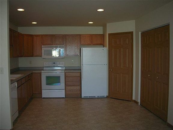 3rd image of 91 N Shore Dr APT 10