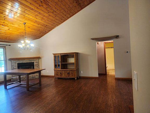 3rd image of 2421 Bonita Dr